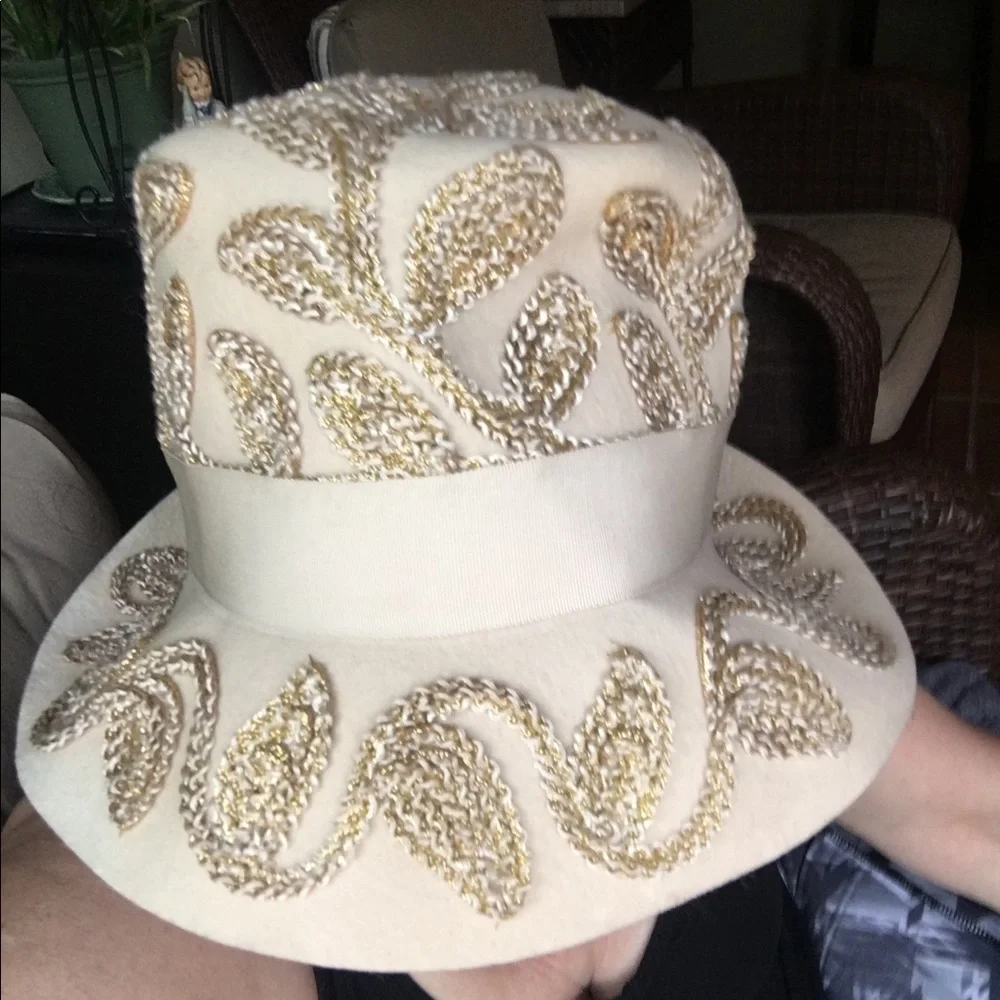 1920’s Wool Felt‎ Cloche style Hat with Braiding - Picture 2 of 6